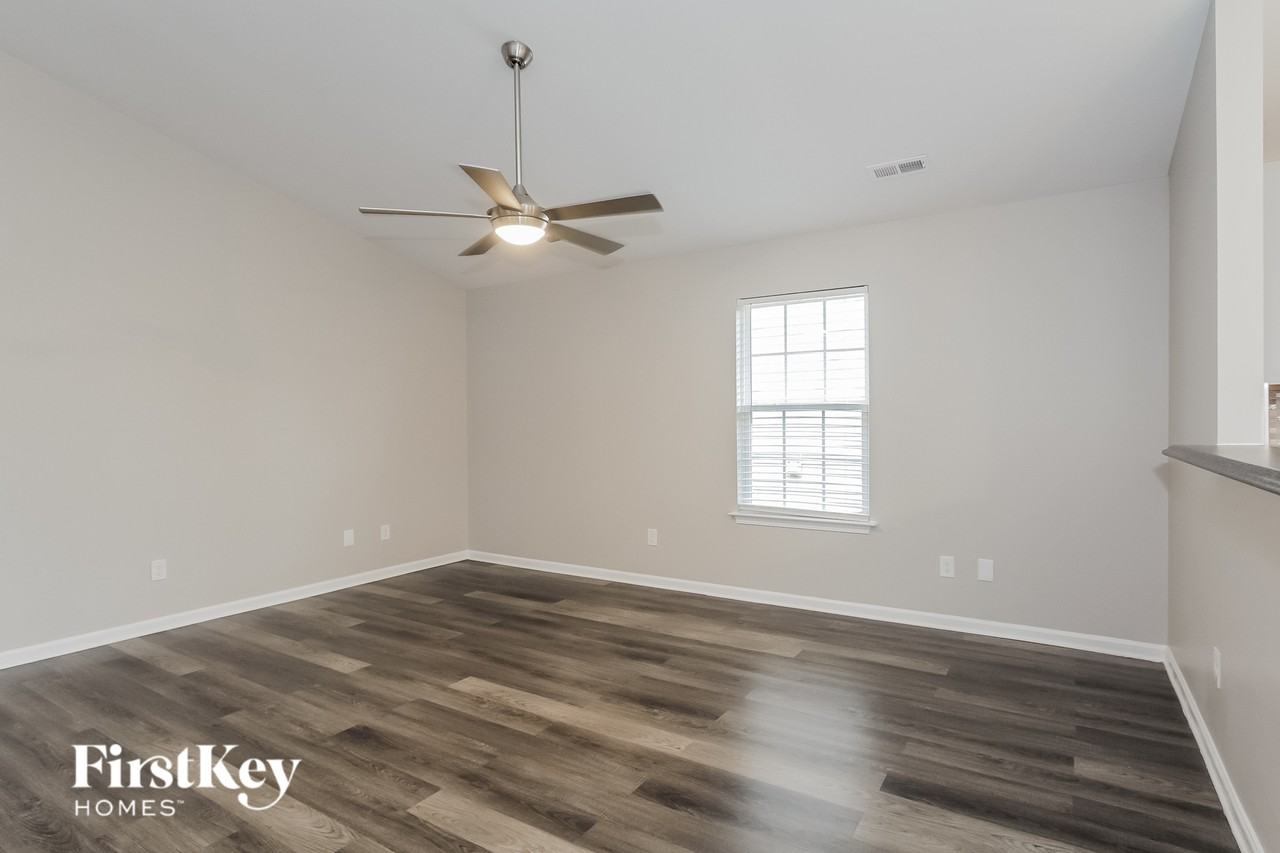 4506 Esmeralda Dr - Photo 5 of 15