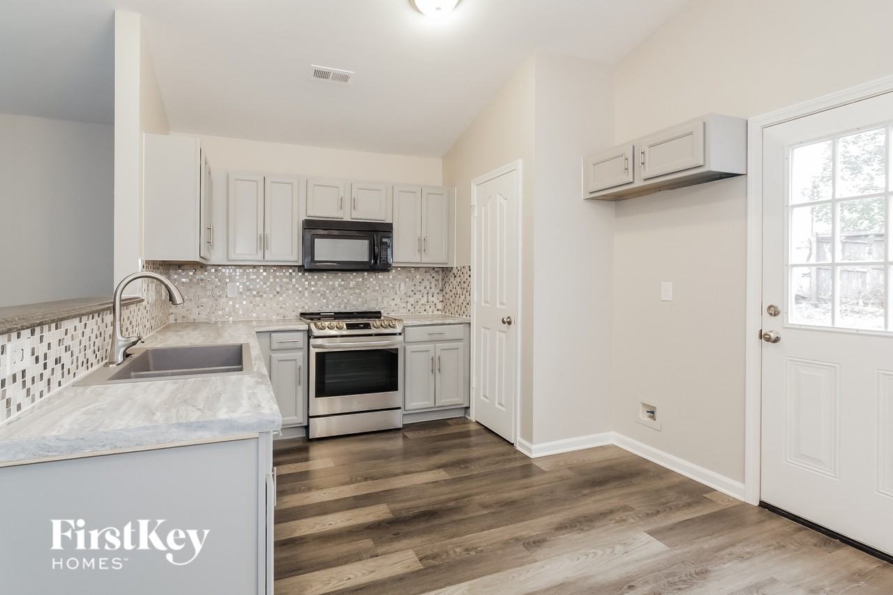 4506 Esmeralda Dr - Photo 6 of 15