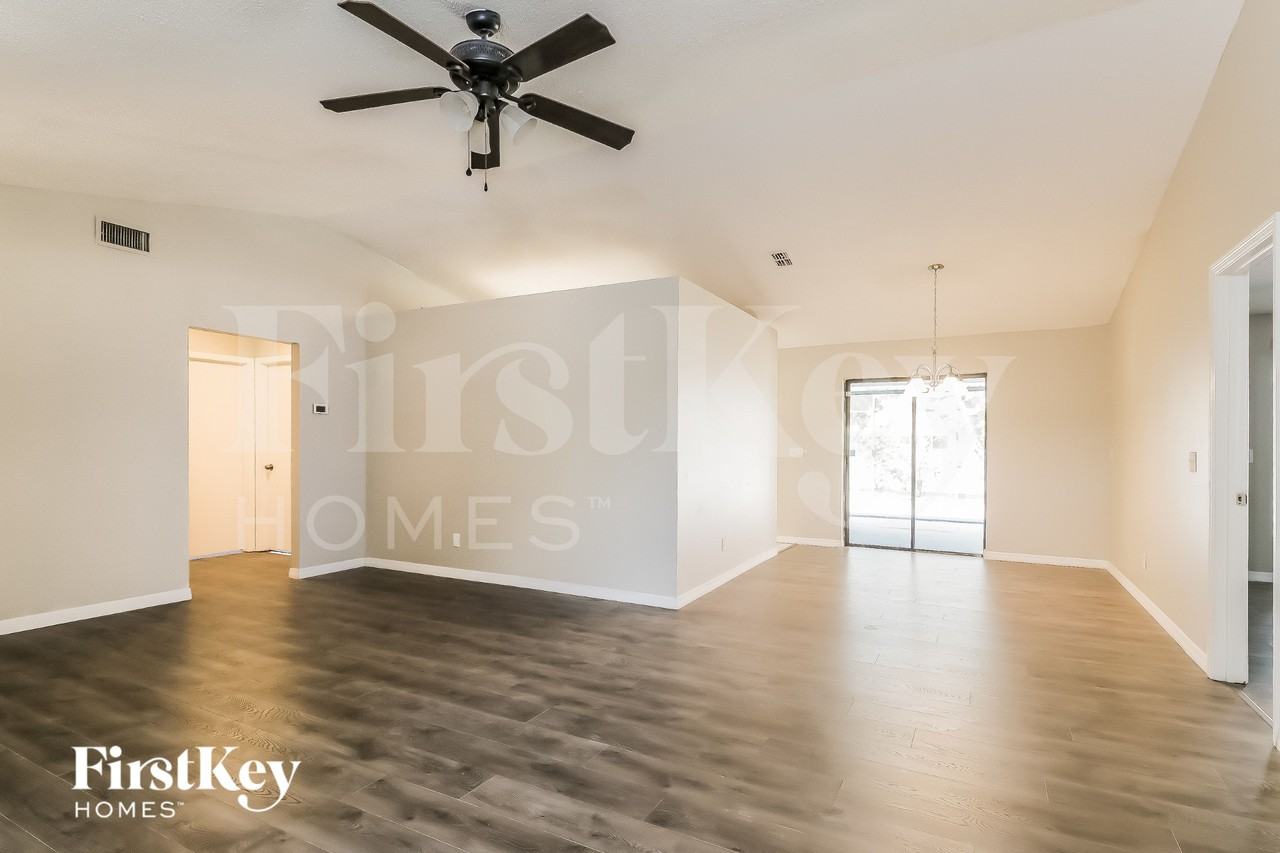 2330 Eastmeadows Ct - Photo 3 of 15