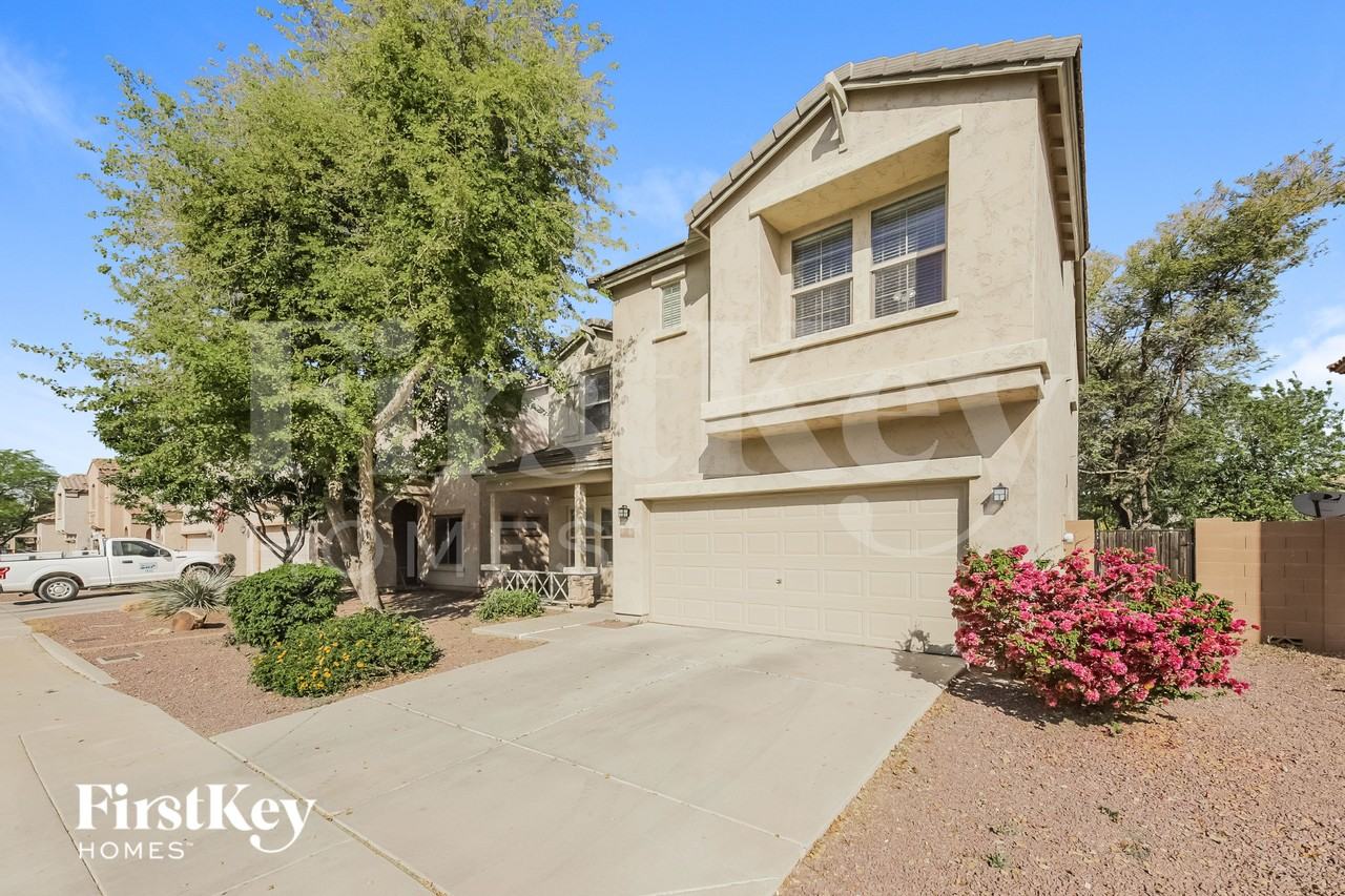 11028 E Silver Springs Ave - Photo 2 of 15