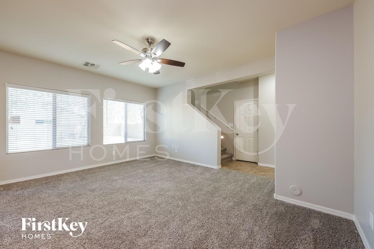 11028 E Silver Springs Ave - Photo 3 of 15