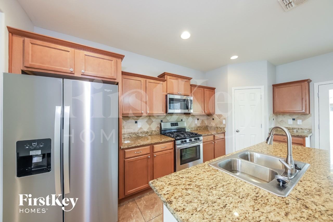 11028 E Silver Springs Ave - Photo 7 of 15