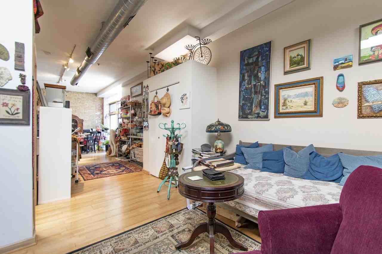 537 Custer Ave #1 - Photo 6 of 9