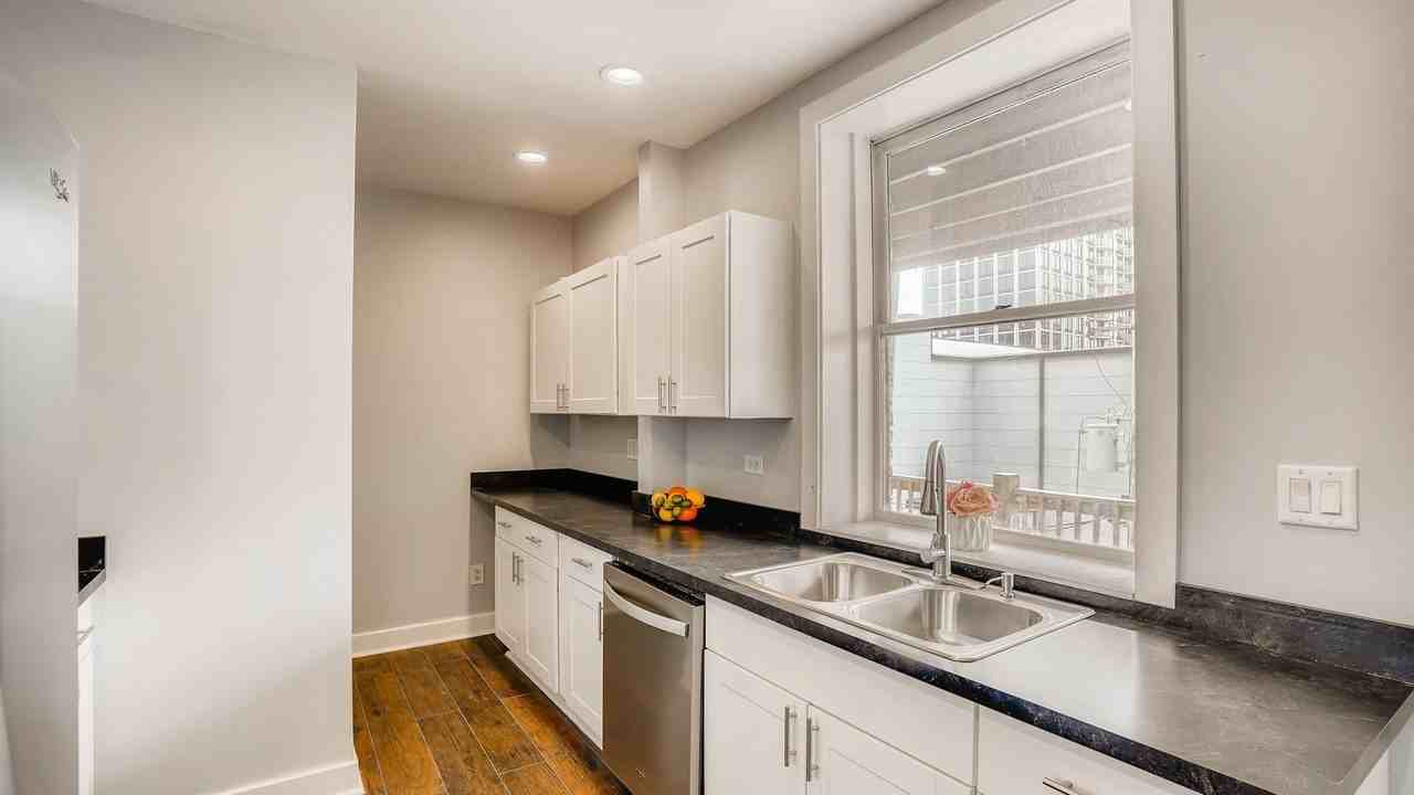 921 W Agatite Ave #3 - Photo 5 of 15