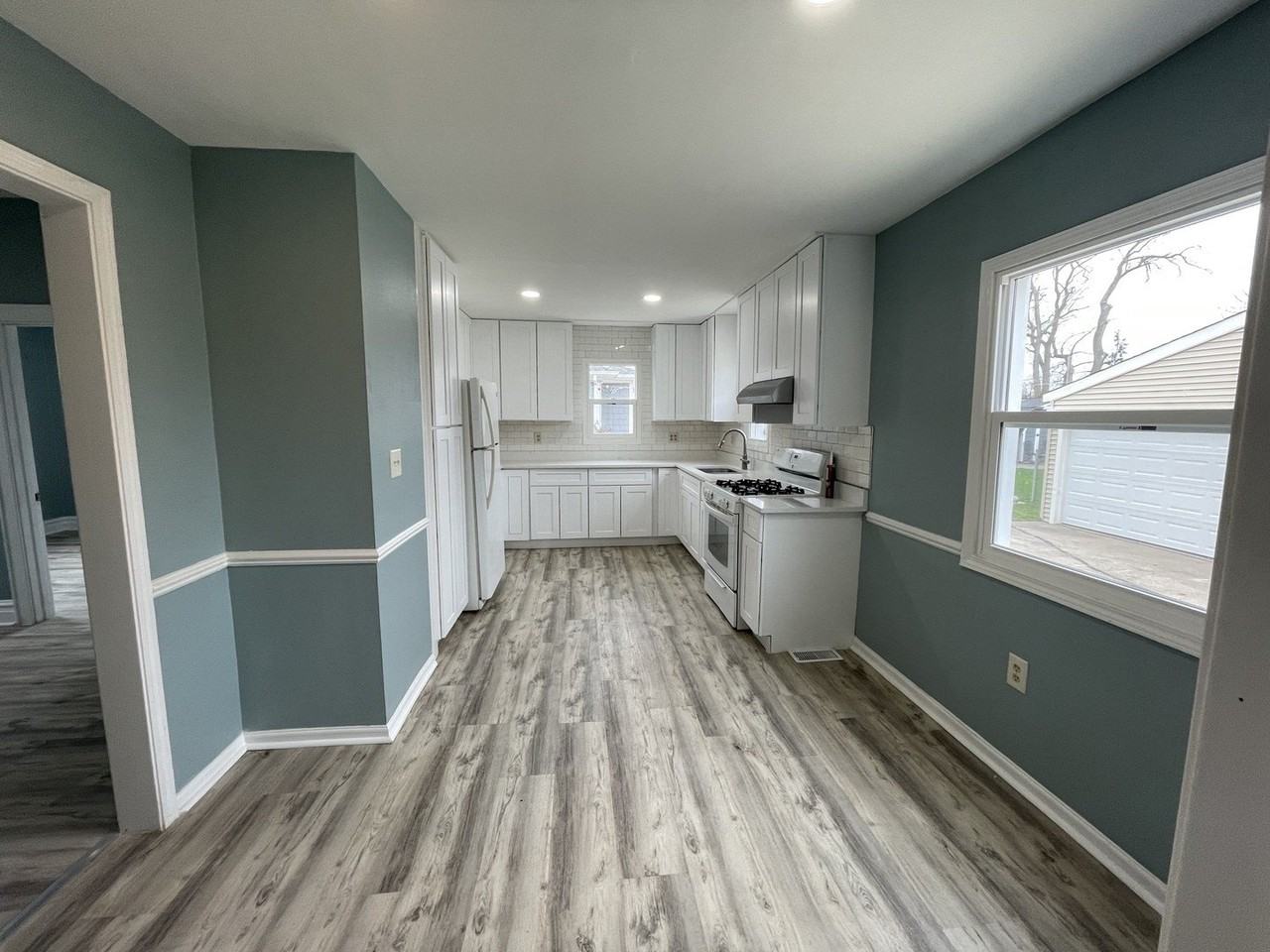 114 E Richmond St - Photo 4 of 18