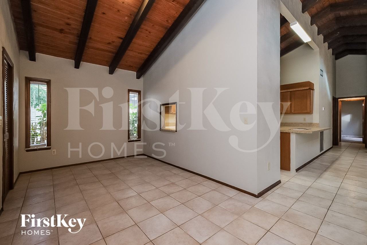 2918 Deer Run N - Photo 3 of 16