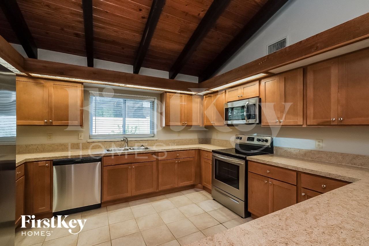 2918 Deer Run N - Photo 5 of 16
