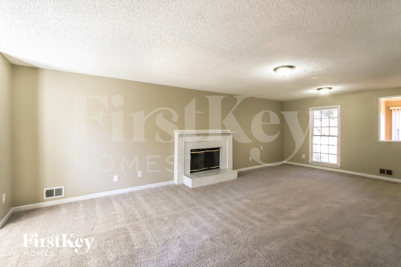 130 Whisperwood Ln Nw - Photo 3 of 15