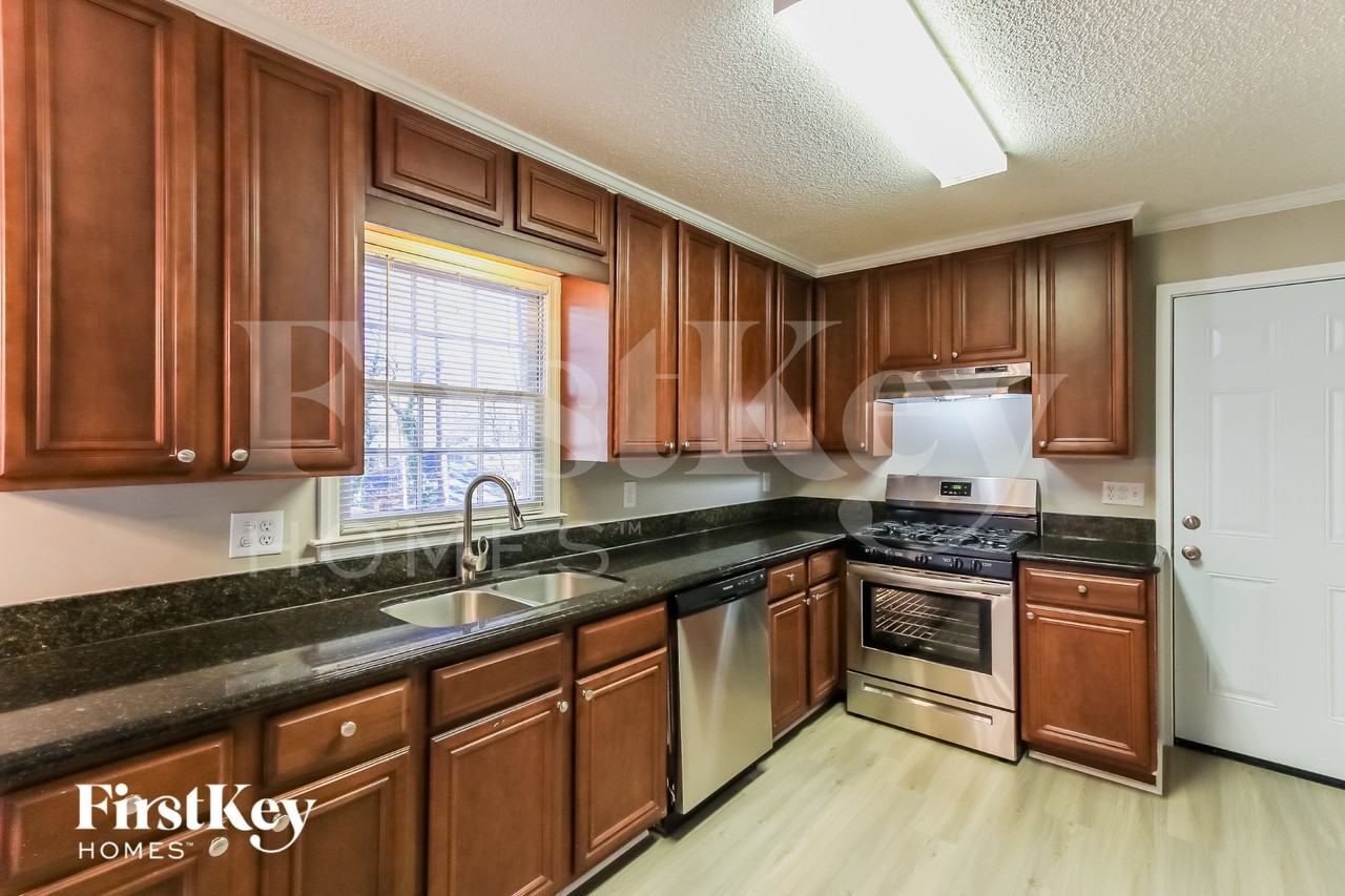 130 Whisperwood Ln Nw - Photo 6 of 15