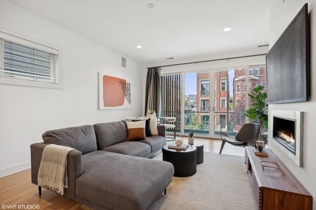 1021 N Hermitage Ave #2 - Photo 2 of 16