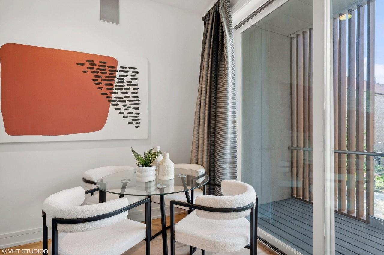 1021 N Hermitage Ave #2 - Photo 4 of 16