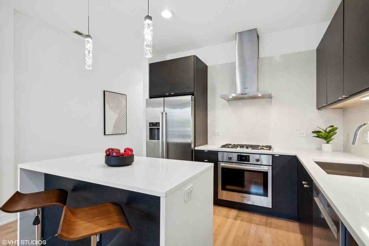 1021 N Hermitage Ave #2 - Photo 7 of 16