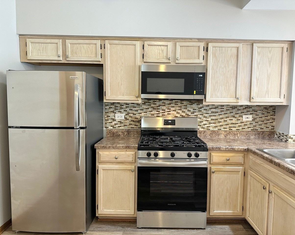 125 Capella Ct - Photo 3 of 19