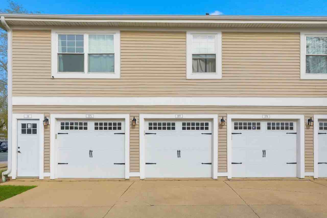 377 Farmingdale Cir #377 - Photo 3 of 21