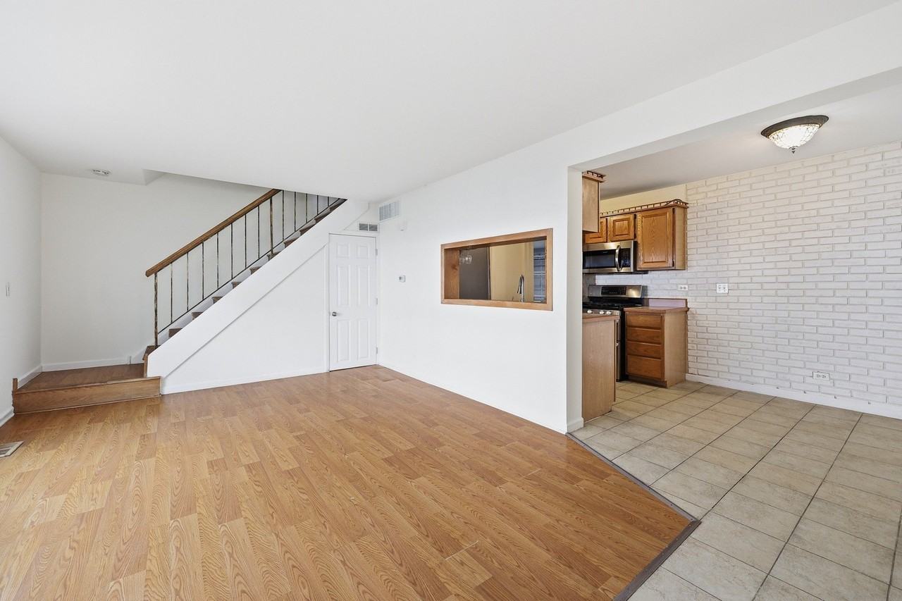 377 Farmingdale Cir #377 - Photo 4 of 21