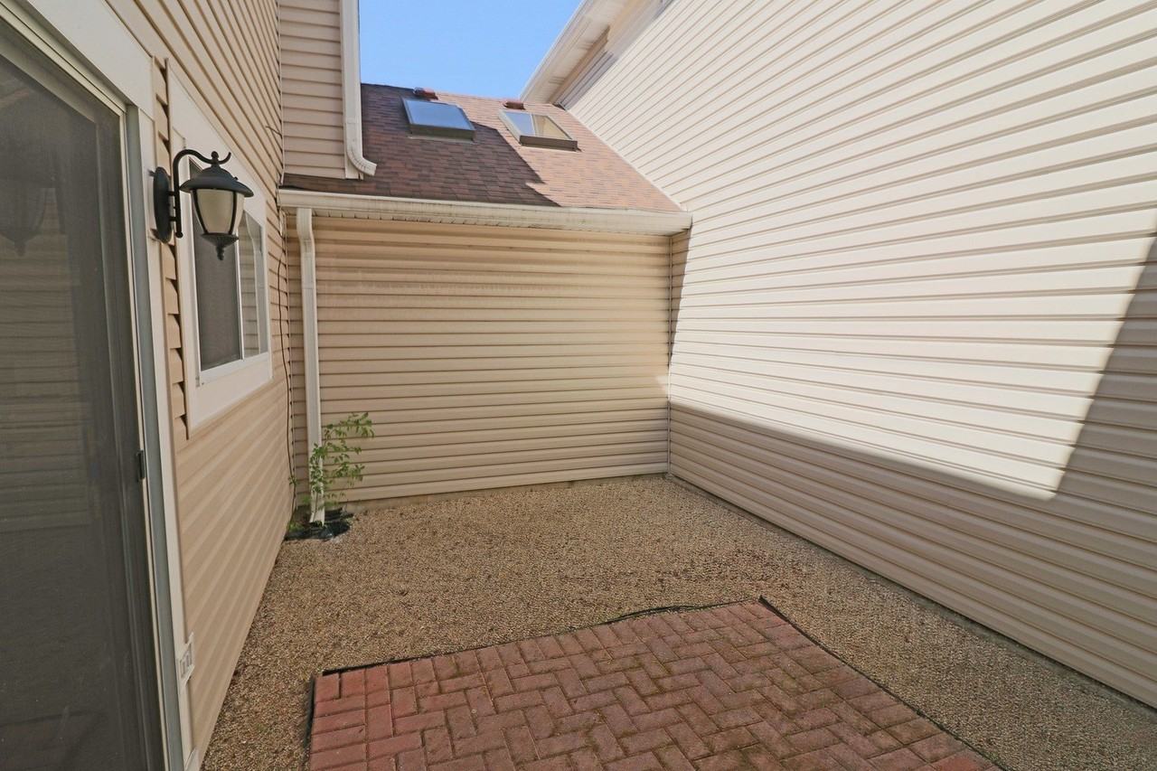 590 LeParc Circle - Photo 6 of 14