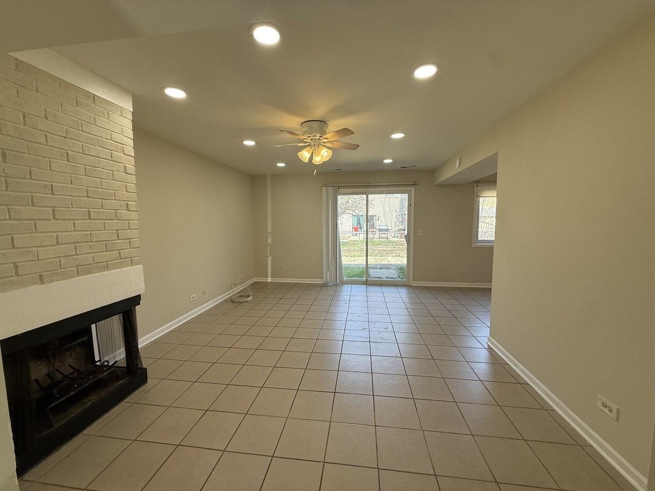 1874 Windward Ln - Photo 5 of 18