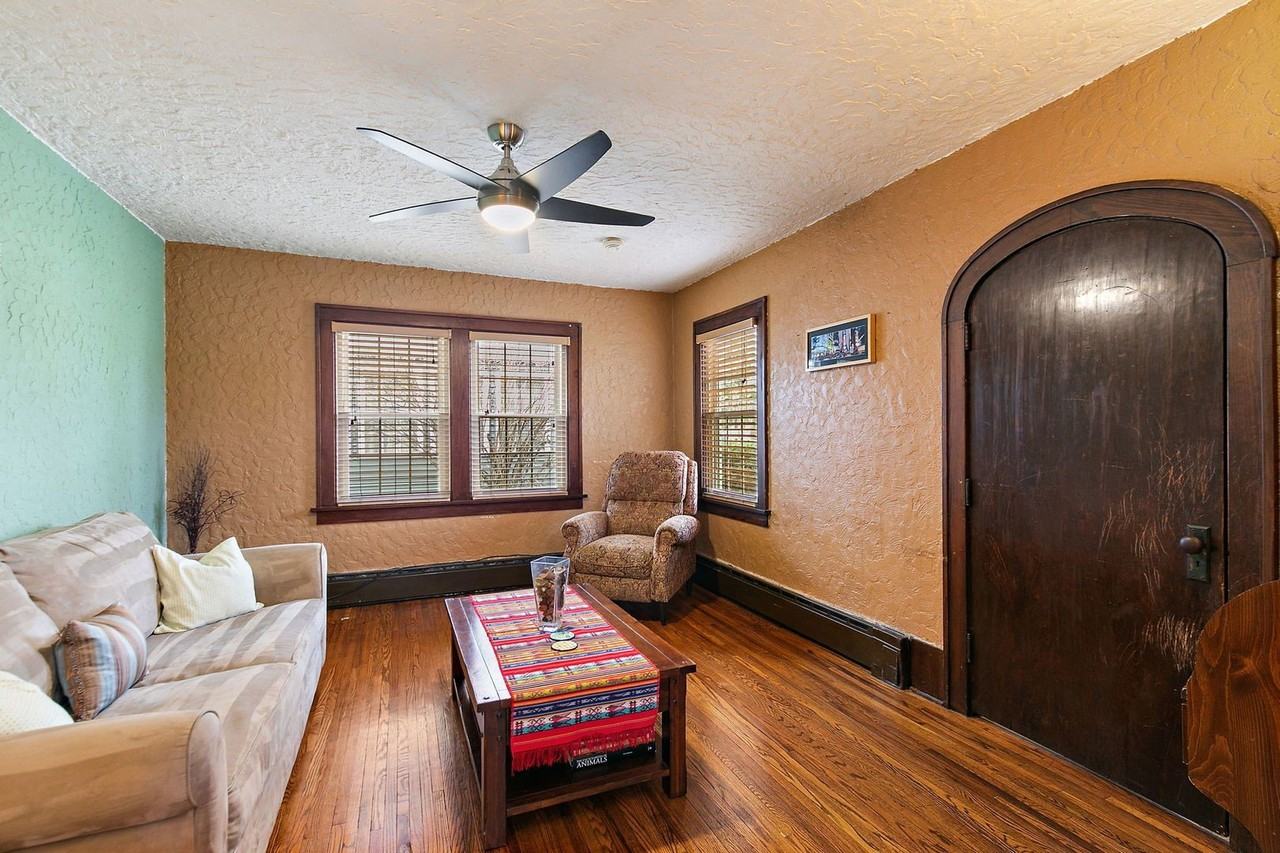 811 Ellwood Ave - Photo 3 of 19