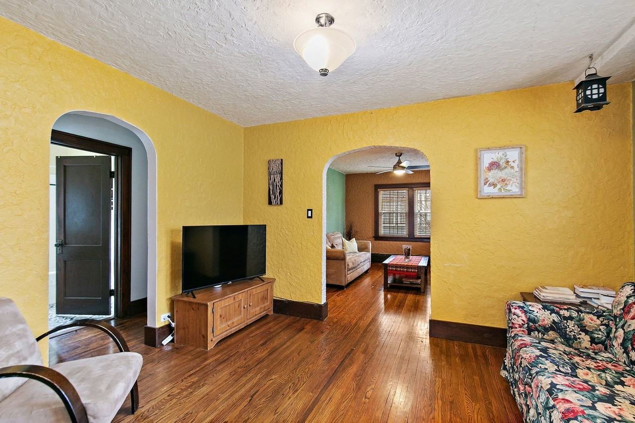 811 Ellwood Ave - Photo 6 of 19