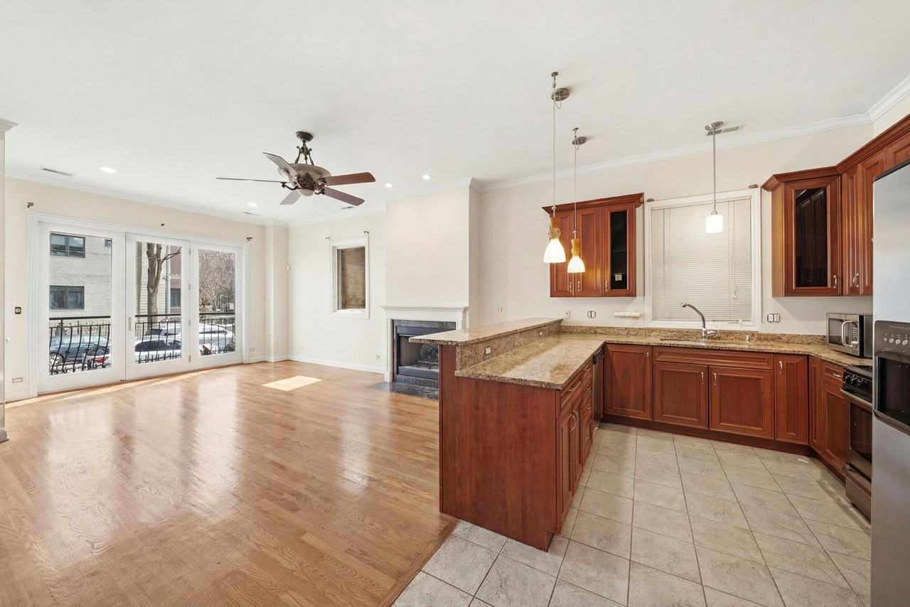 938 N Washtenaw Ave #1 - Photo 2 of 15