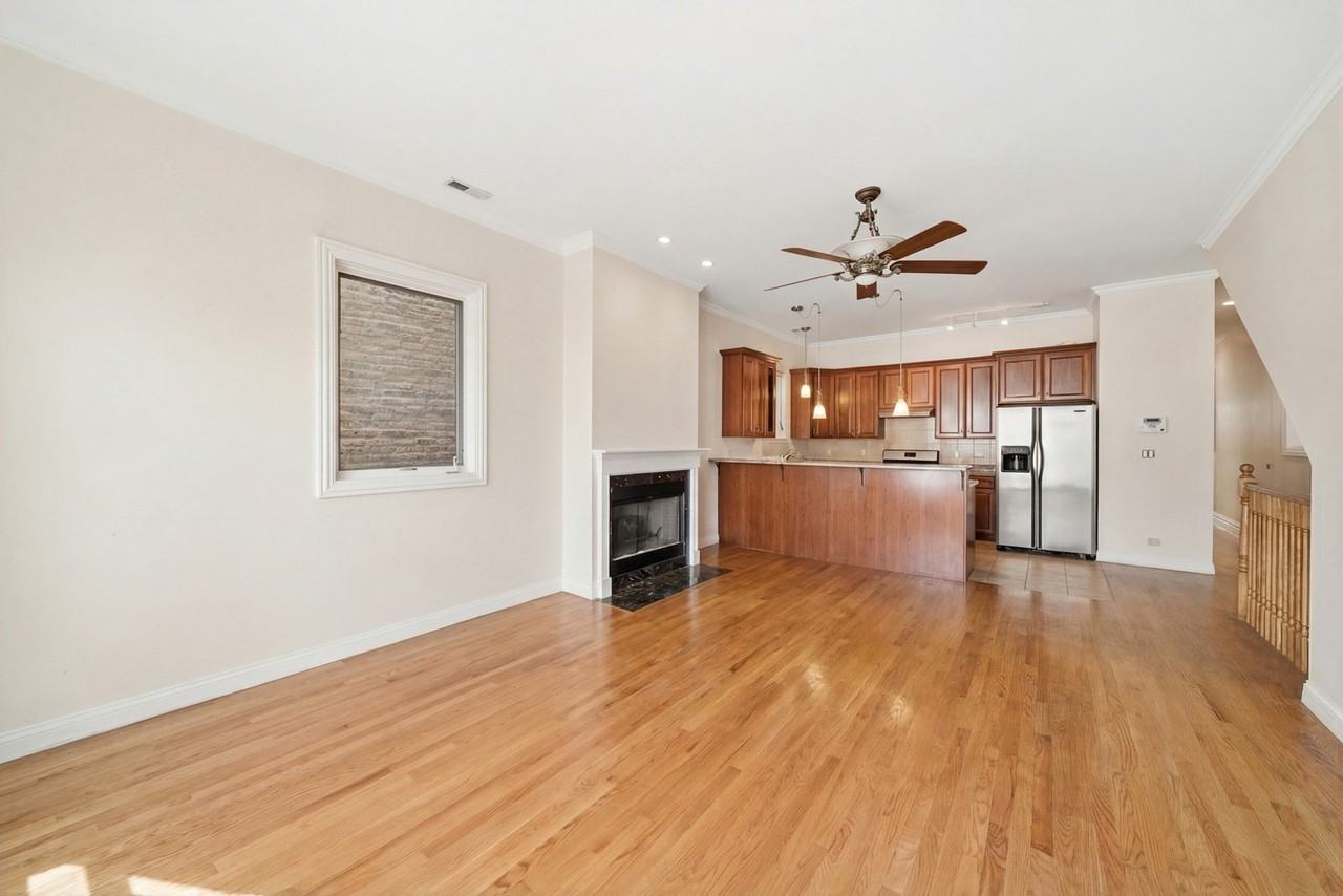 938 N Washtenaw Ave #1 - Photo 4 of 15