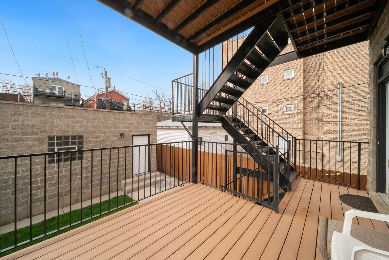 938 N Washtenaw Ave #1 - Photo 7 of 15