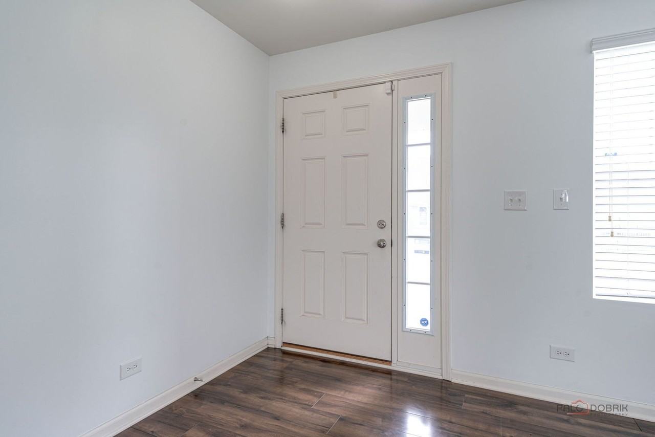 202 Minuet Cir - Photo 3 of 43