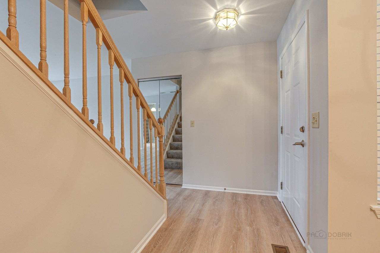 1291 Orleans Dr - Photo 3 of 27