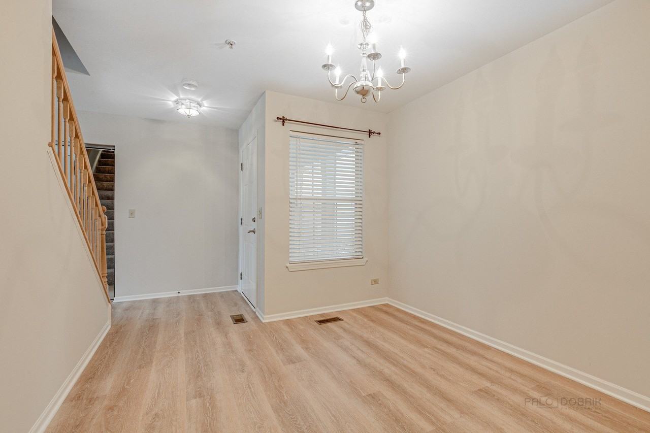 1291 Orleans Dr - Photo 4 of 27