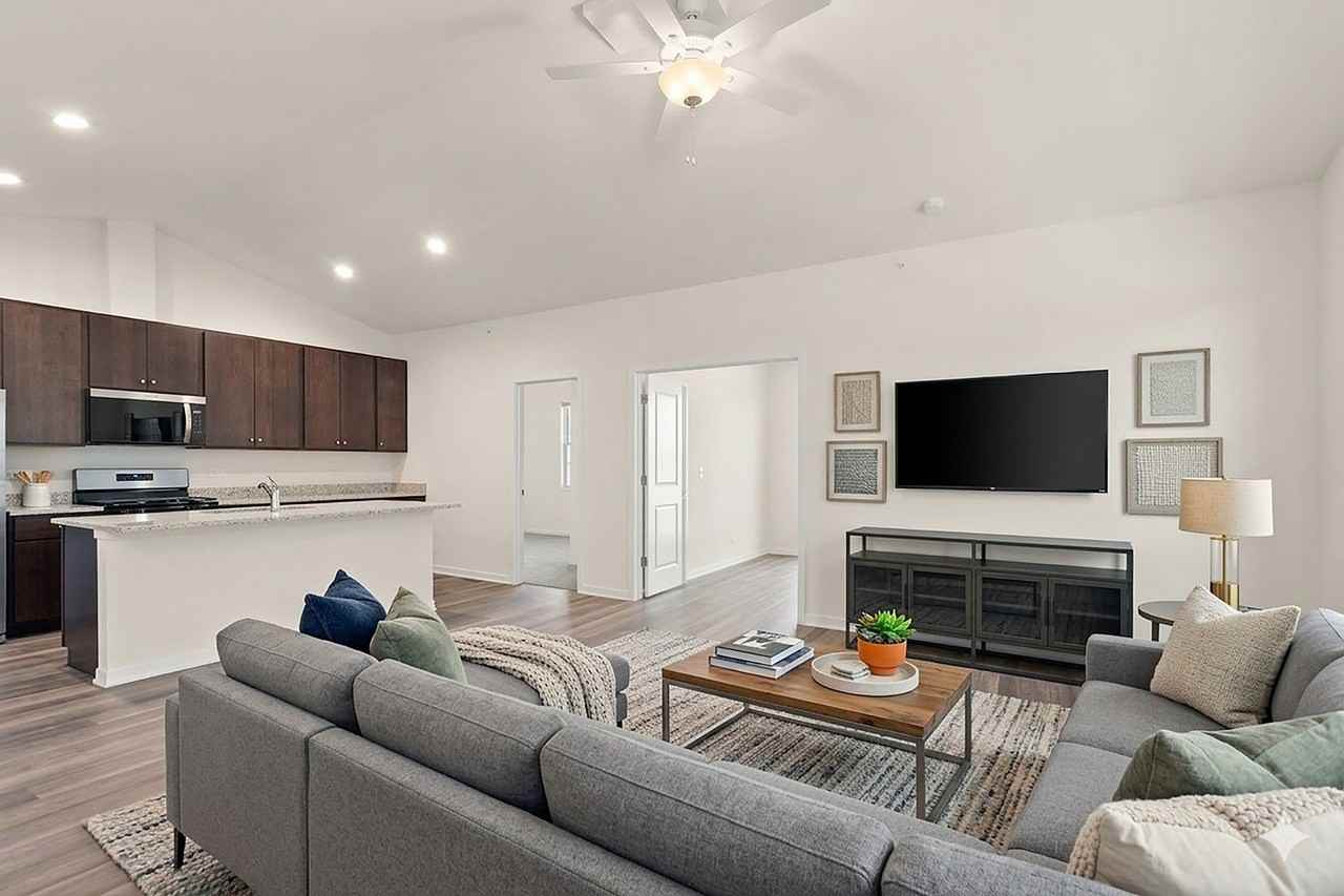 64 Olympus Dr - Photo 5 of 47