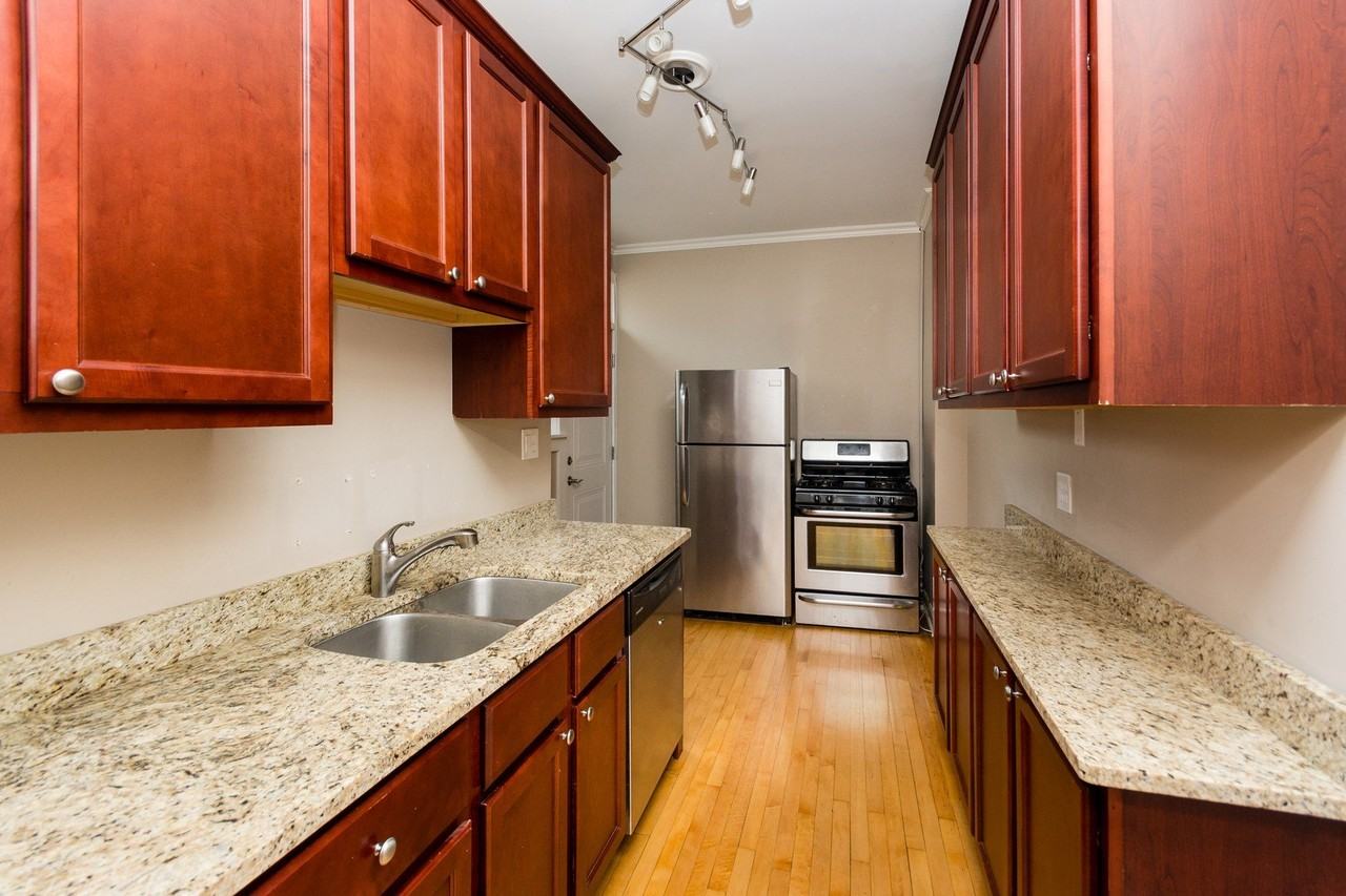 3101 N Racine Ave #1 - Photo 2 of 16