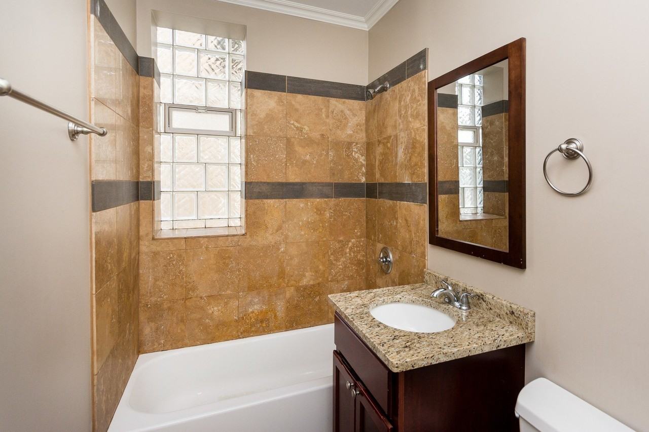 3101 N Racine Ave #1 - Photo 5 of 16