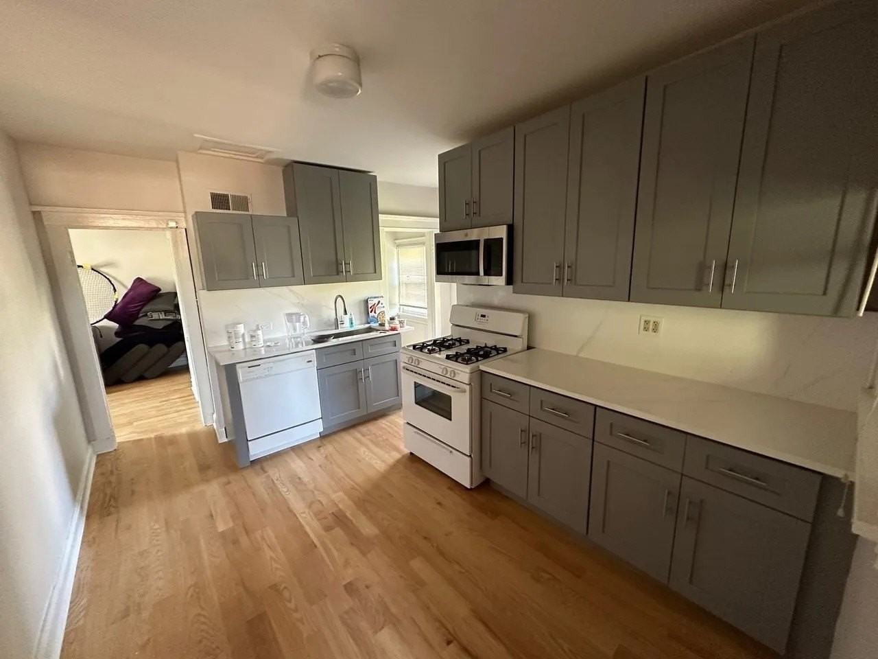 1119 Garnett Pl #3 - Photo 5 of 14