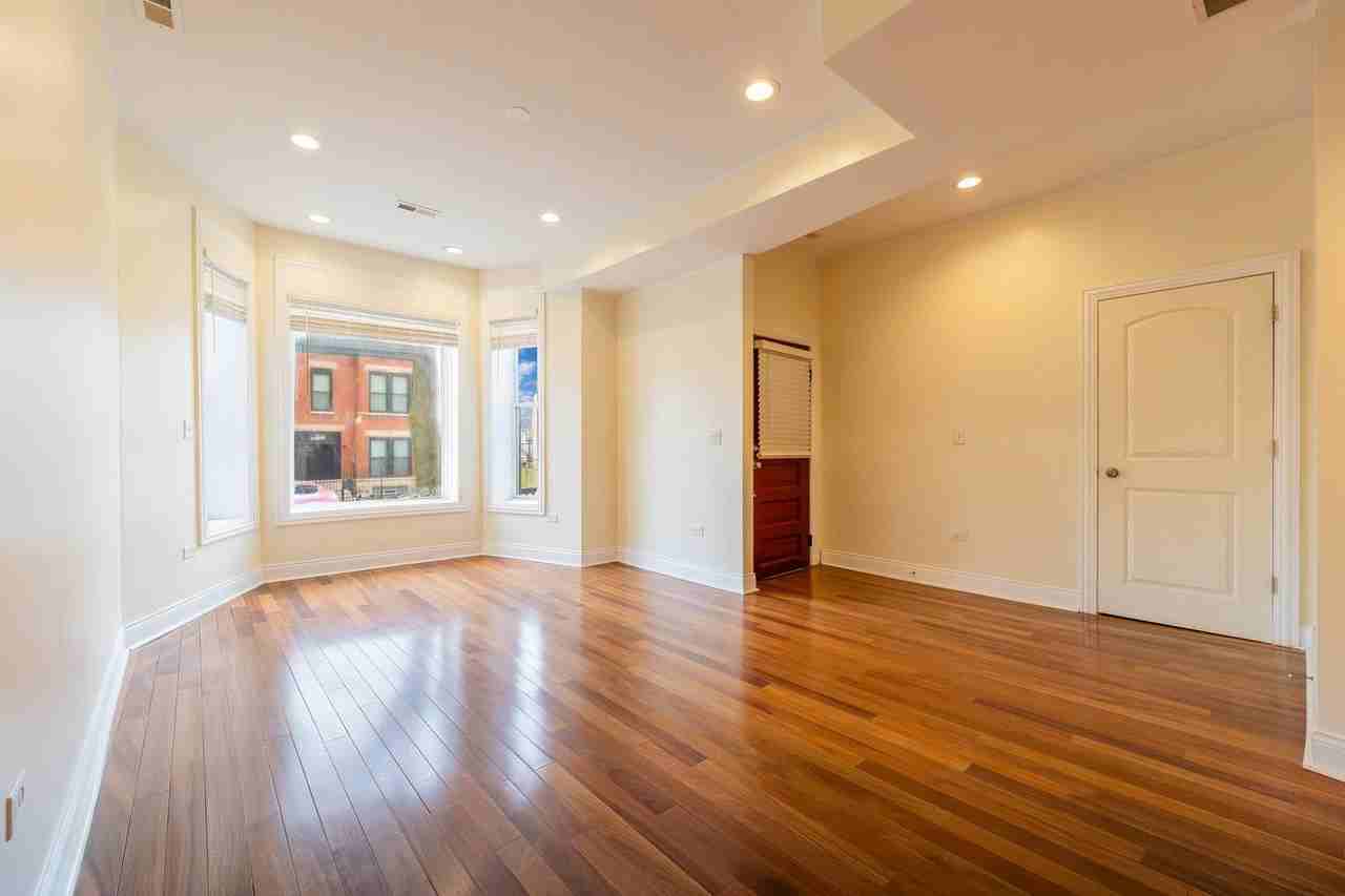 3827 W Flournoy St #1 - Photo 5 of 14