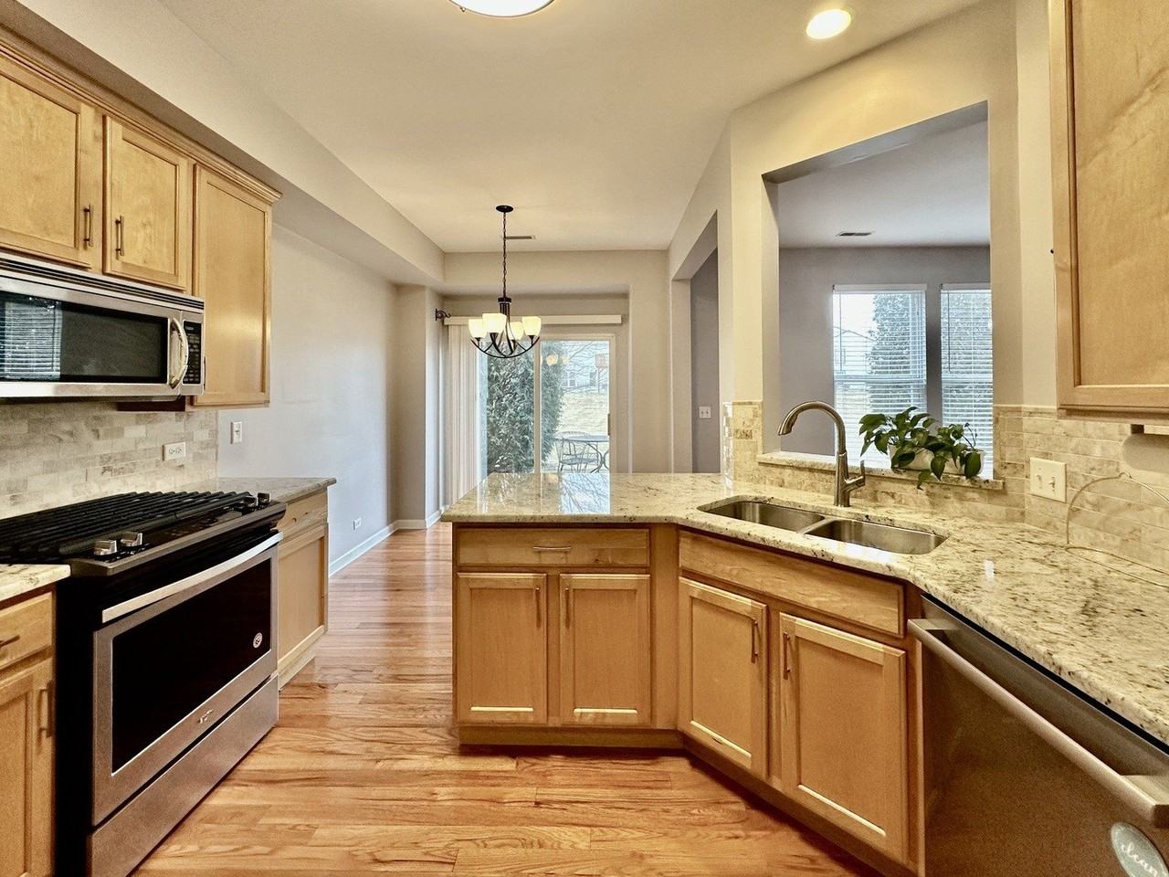 3329 Bromley Ln #3329 - Photo 5 of 24