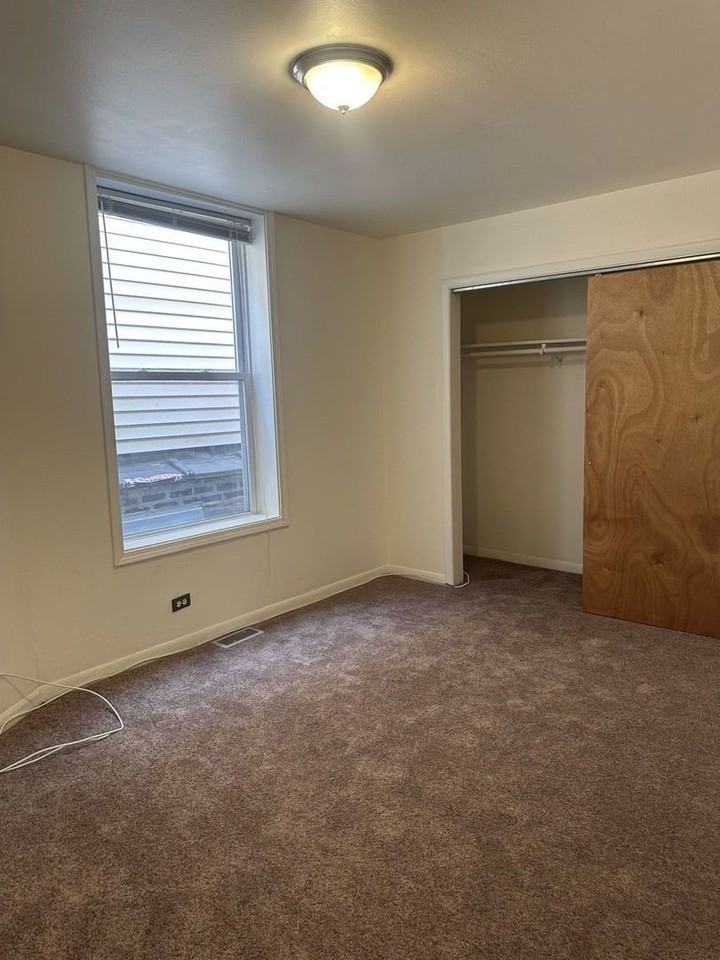 5826 N Broadway St #1 - Photo 4 of 10