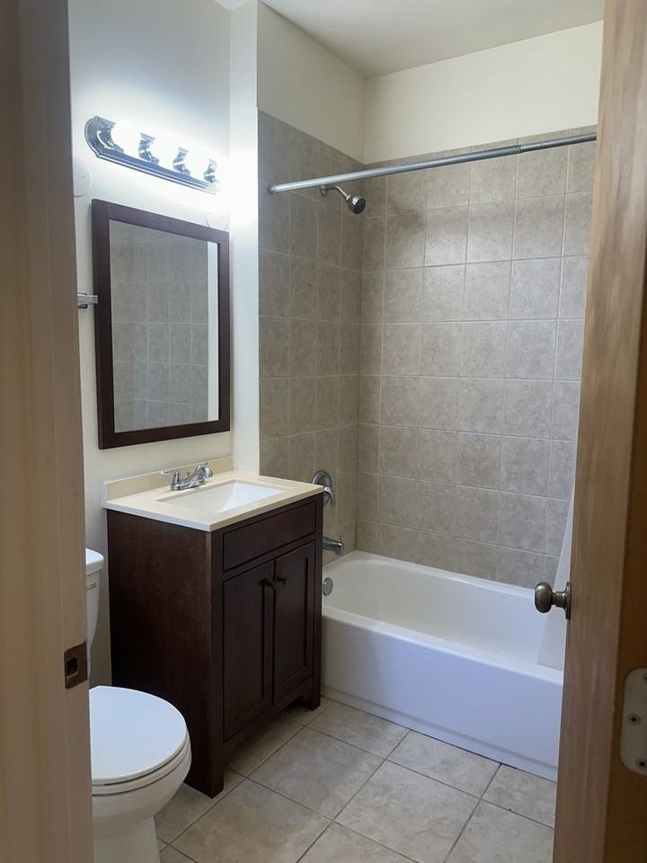 5826 N Broadway St #1 - Photo 6 of 10