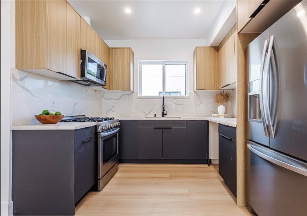 5209 W 20th St #2 - Photo 3 of 26