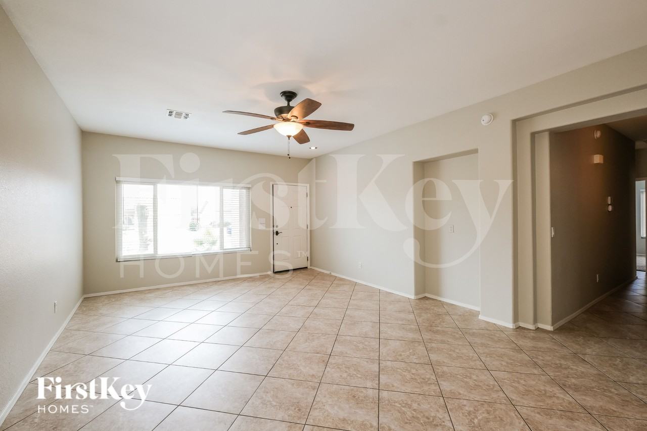 13278 W Edgemont Ave - Photo 5 of 19