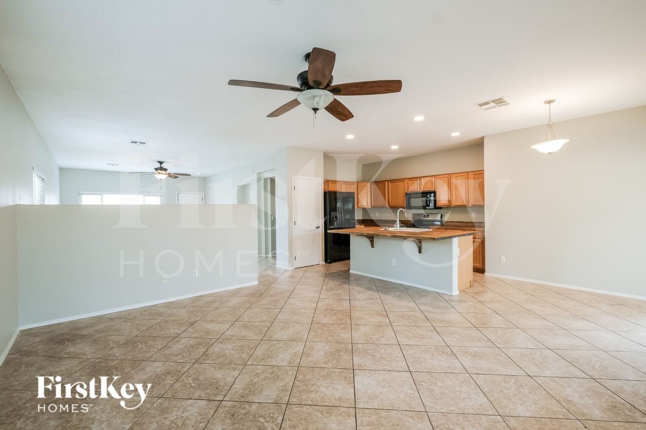 13278 W Edgemont Ave - Photo 7 of 19