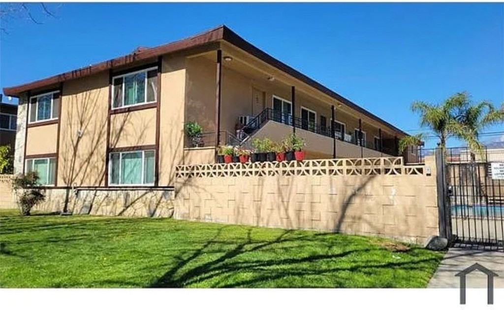 811 Orchid Ct #L - Photo 4 of 25