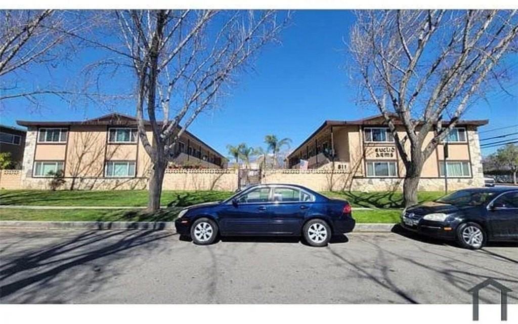 811 Orchid Ct #L - Photo 7 of 25