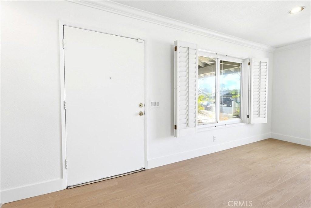 1339 Dahlia Cir - Photo 3 of 31