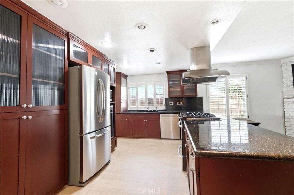 1339 Dahlia Cir - Photo 6 of 31