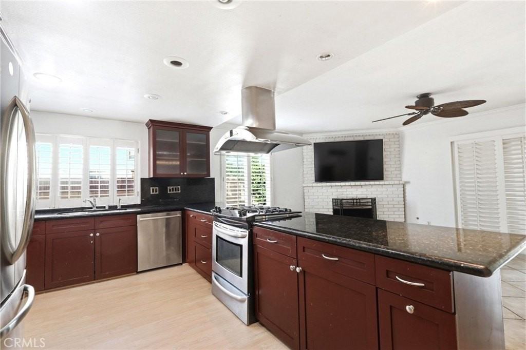 1339 Dahlia Cir - Photo 7 of 31