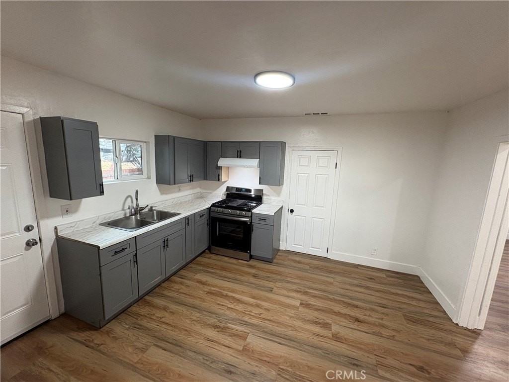 1362 Garnet Ave - Photo 5 of 20