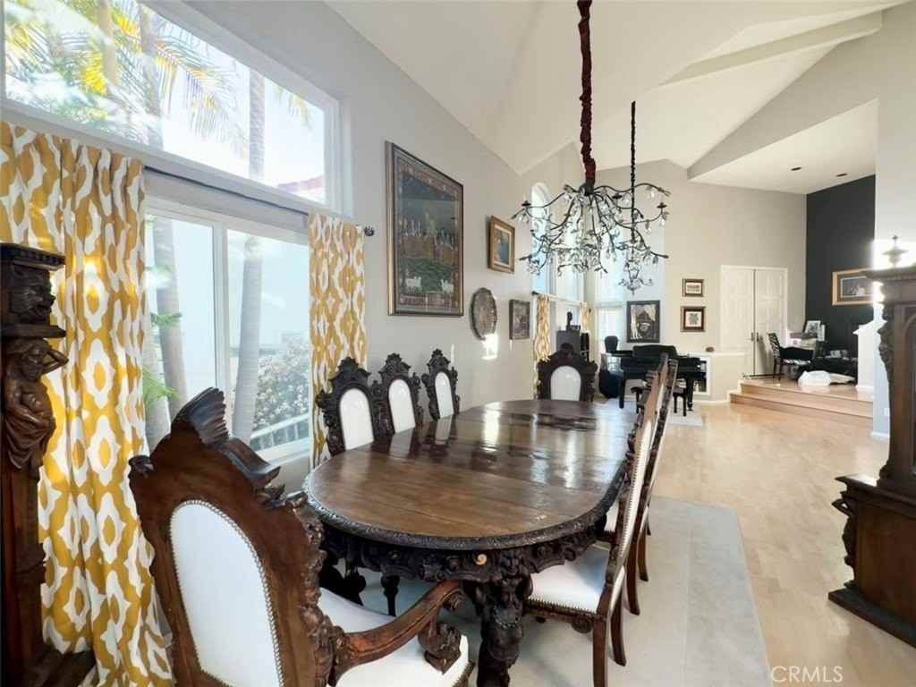 4977 Marin Dr - Photo 5 of 24