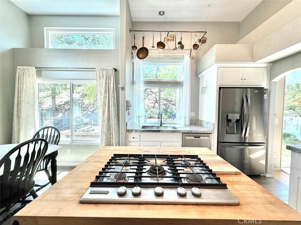 4977 Marin Dr - Photo 6 of 24