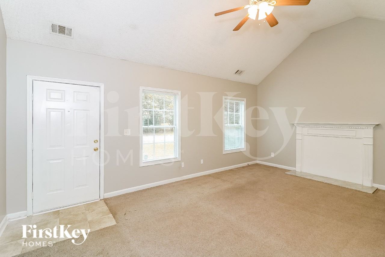 6013 Radford Dr - Photo 2 of 16