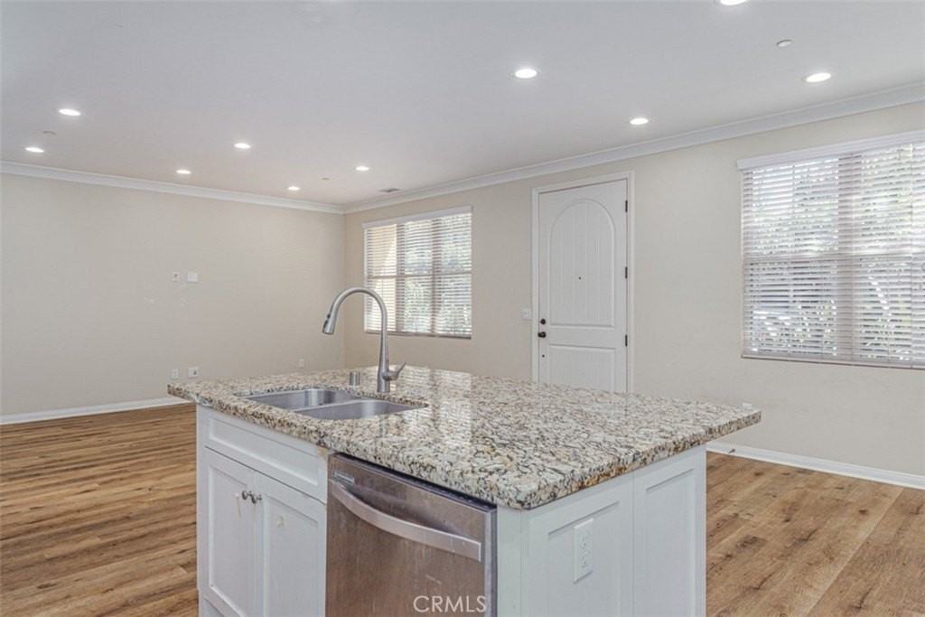 205 Mayfair - Photo 6 of 16